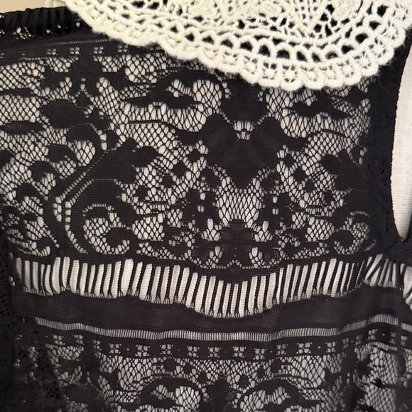 Forever 21 Sheer Black Lace Crochet Peter Pan Collar Short Sleeve Top M - Picture 6 of 8